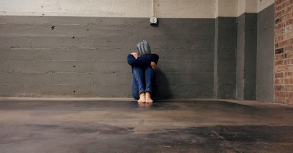 Dlaczego nastolatki cierpią? I jak ich zrozumieć? Radzi płocki psycholog.